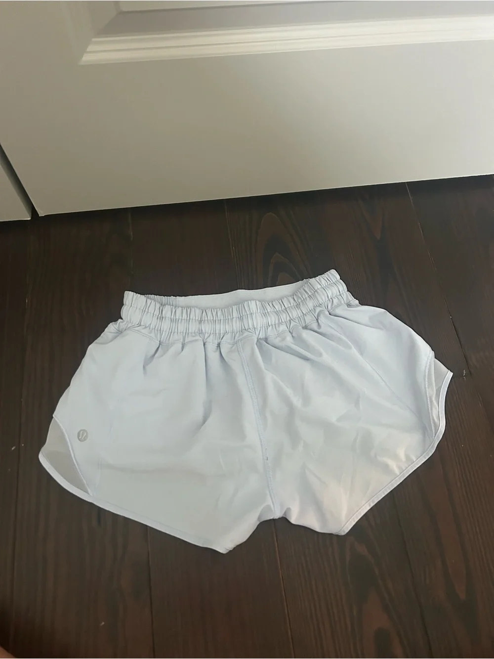 Lululemon Hotty Hot Shorts 2.5 - Picture 2 of 3